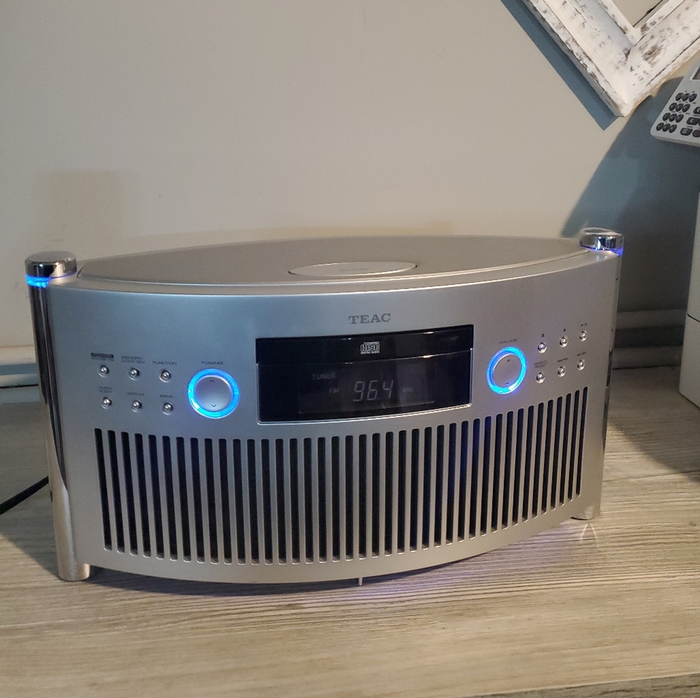 Teac SL-L50 CD Receiver, Radio, Clock works great!